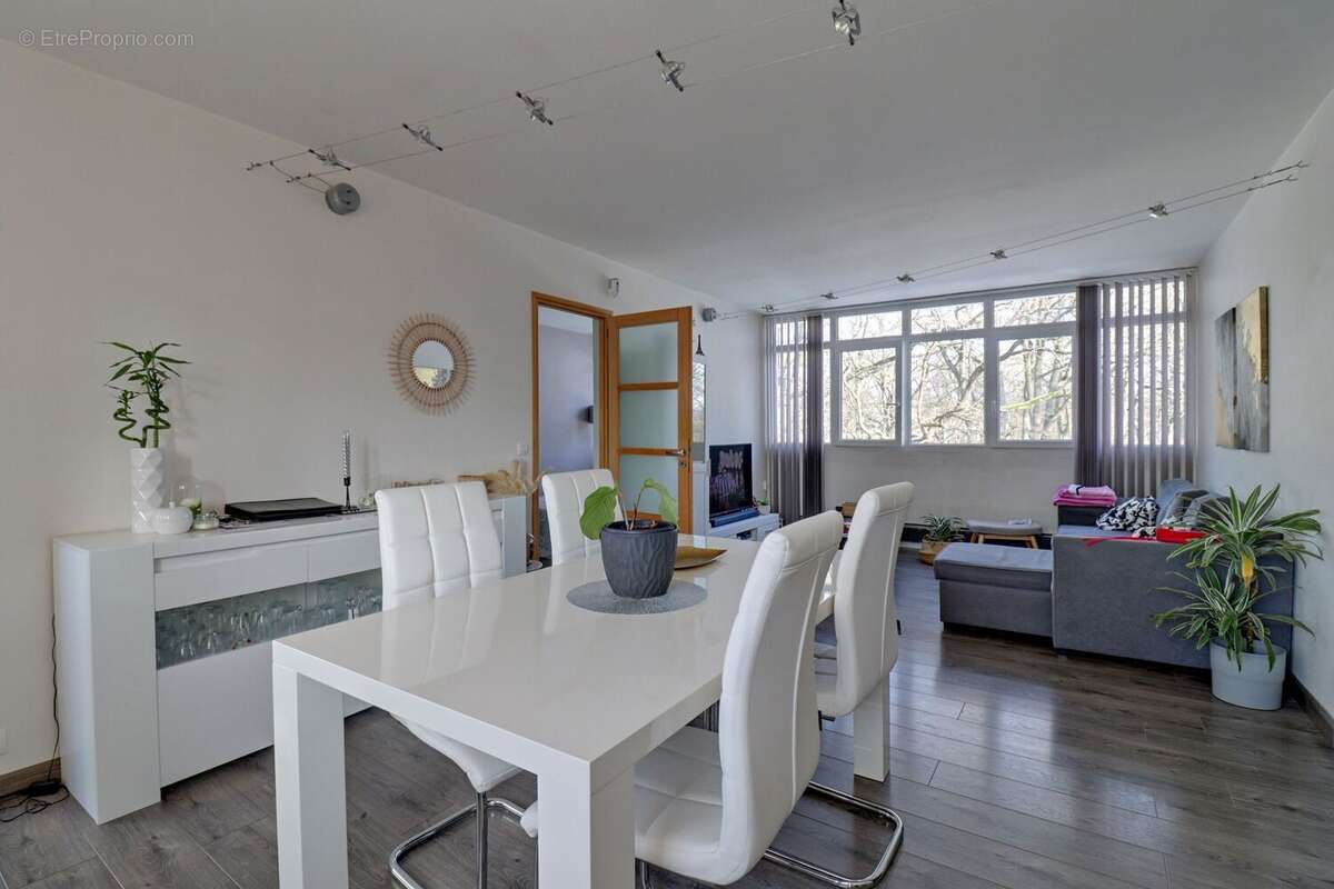 Appartement à VERNEUIL-SUR-SEINE