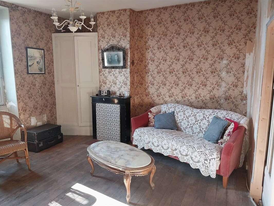 Maison à ARGENTON-SUR-CREUSE