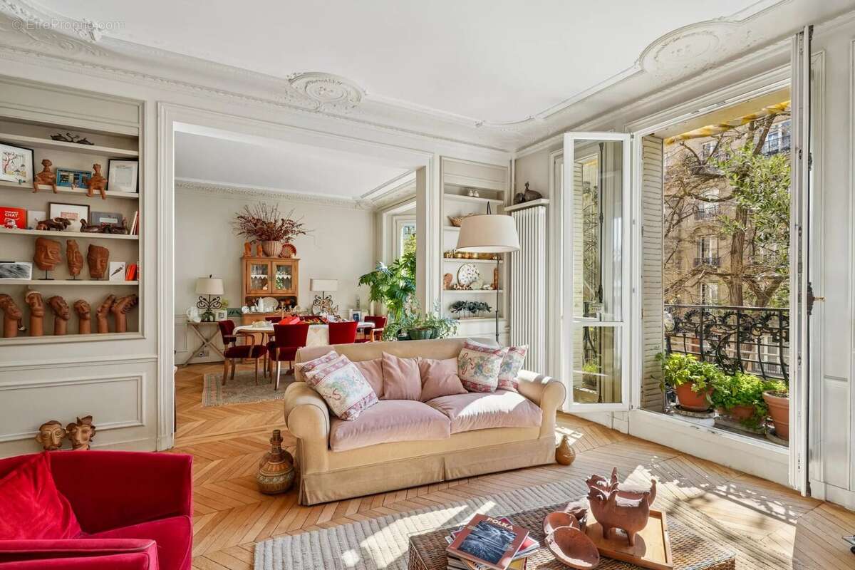 Appartement à PARIS-7E