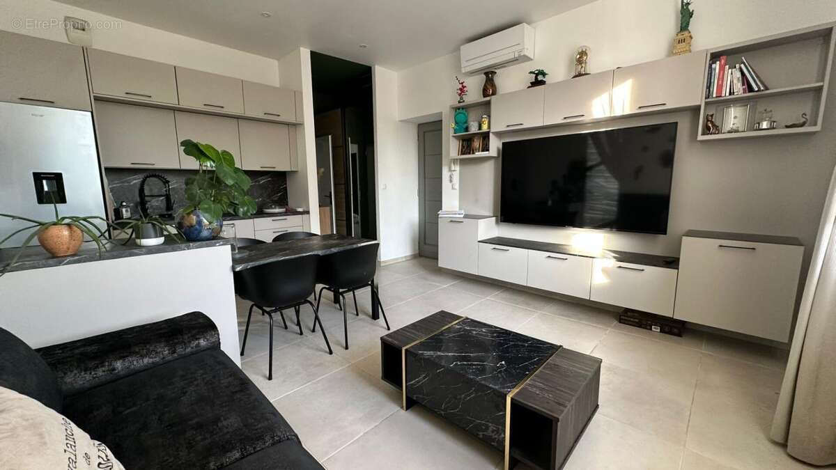 Appartement à NEUVILLE-SUR-SAONE