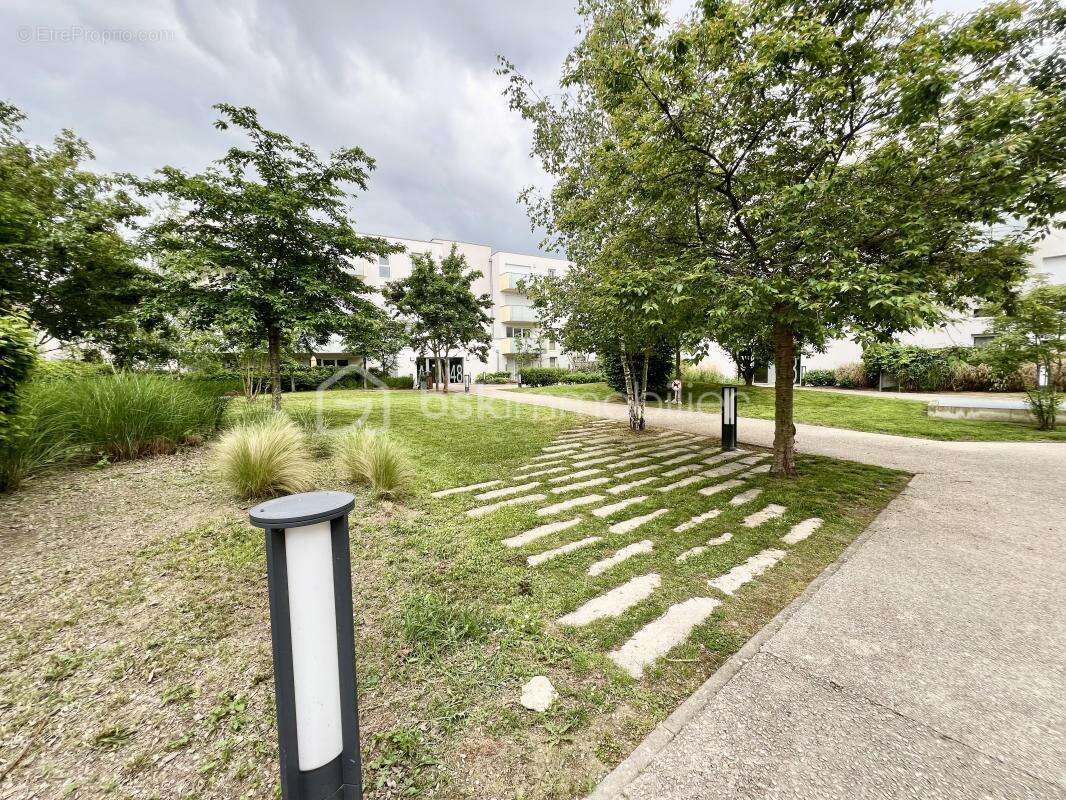Appartement à BEZANNES
