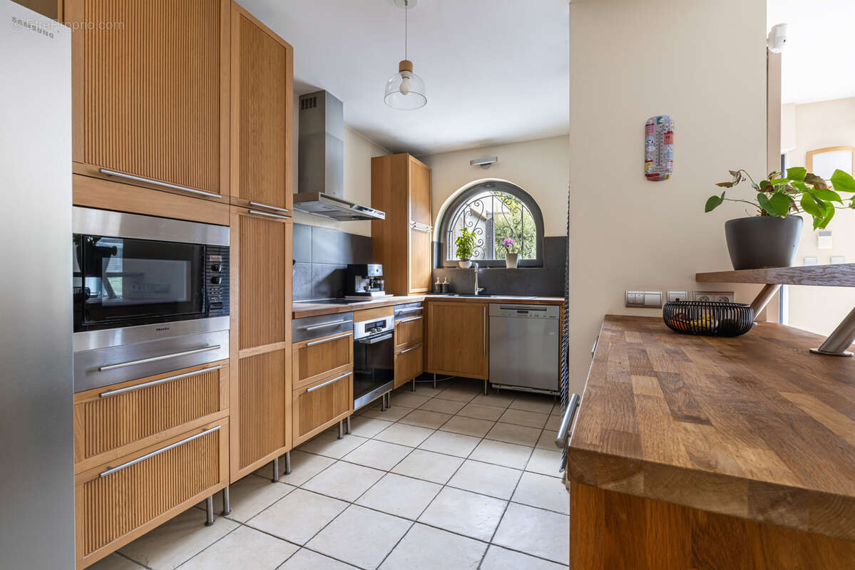 Rare maison T5 au coeur de Montchat avec piscine - photo 7