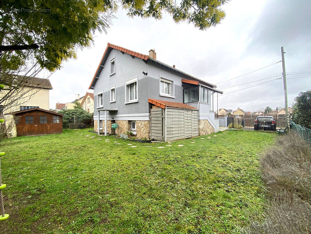 Maison à SARTROUVILLE
