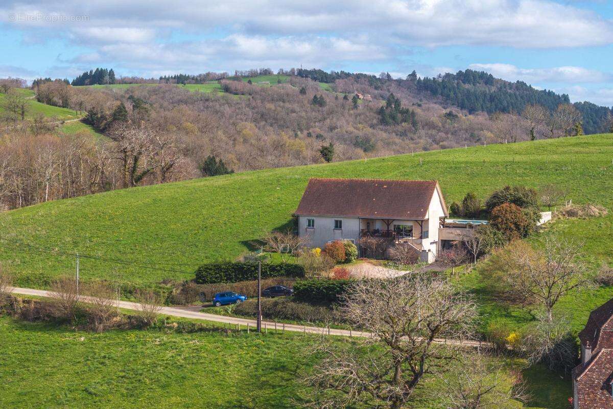 Maison à ESTAL