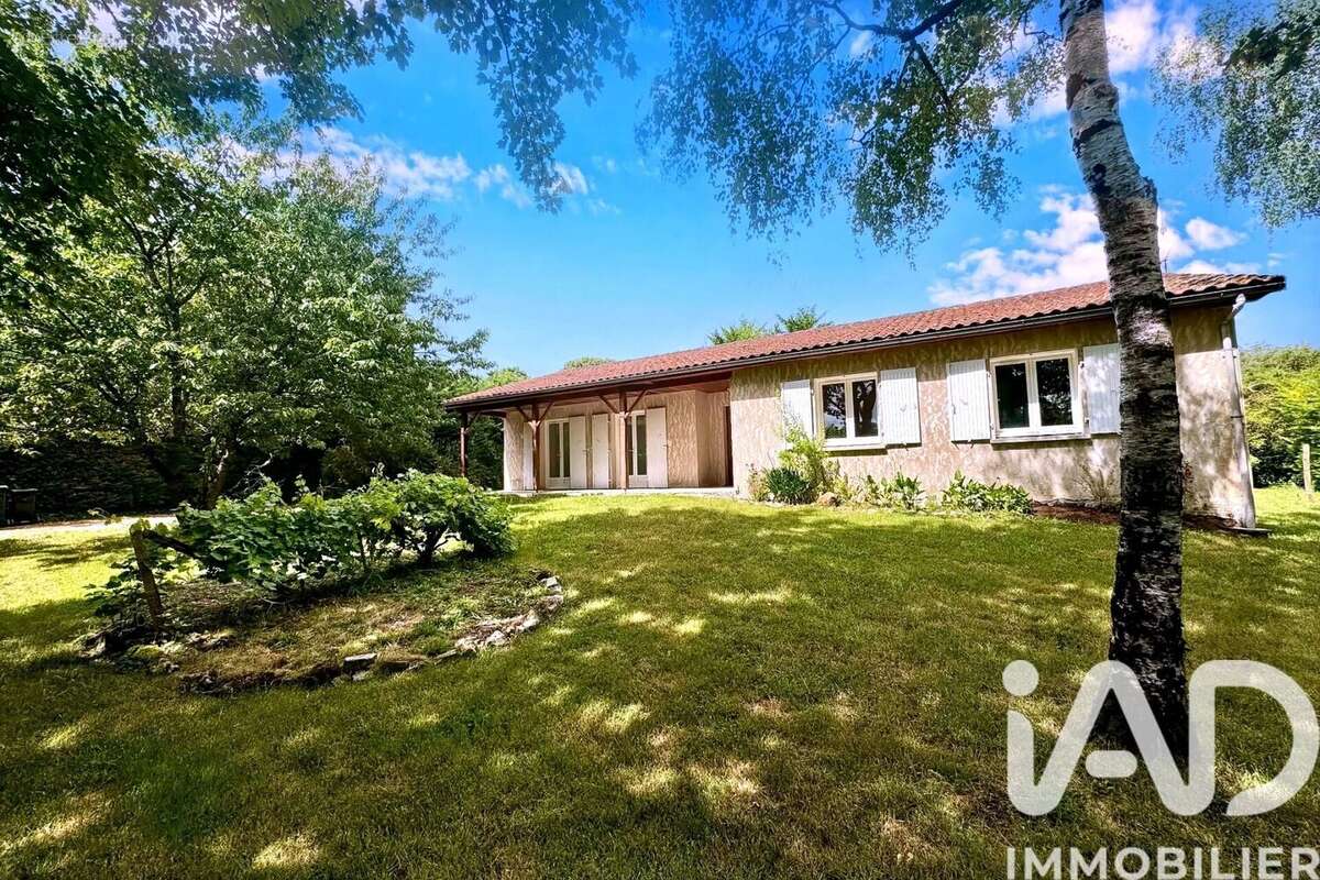 Maison 120 m² à Barbezieux-Saint-Hilaire  - photo 2