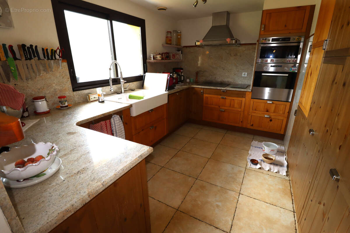 Maison 450 m2 - 4 appartements - photo 8