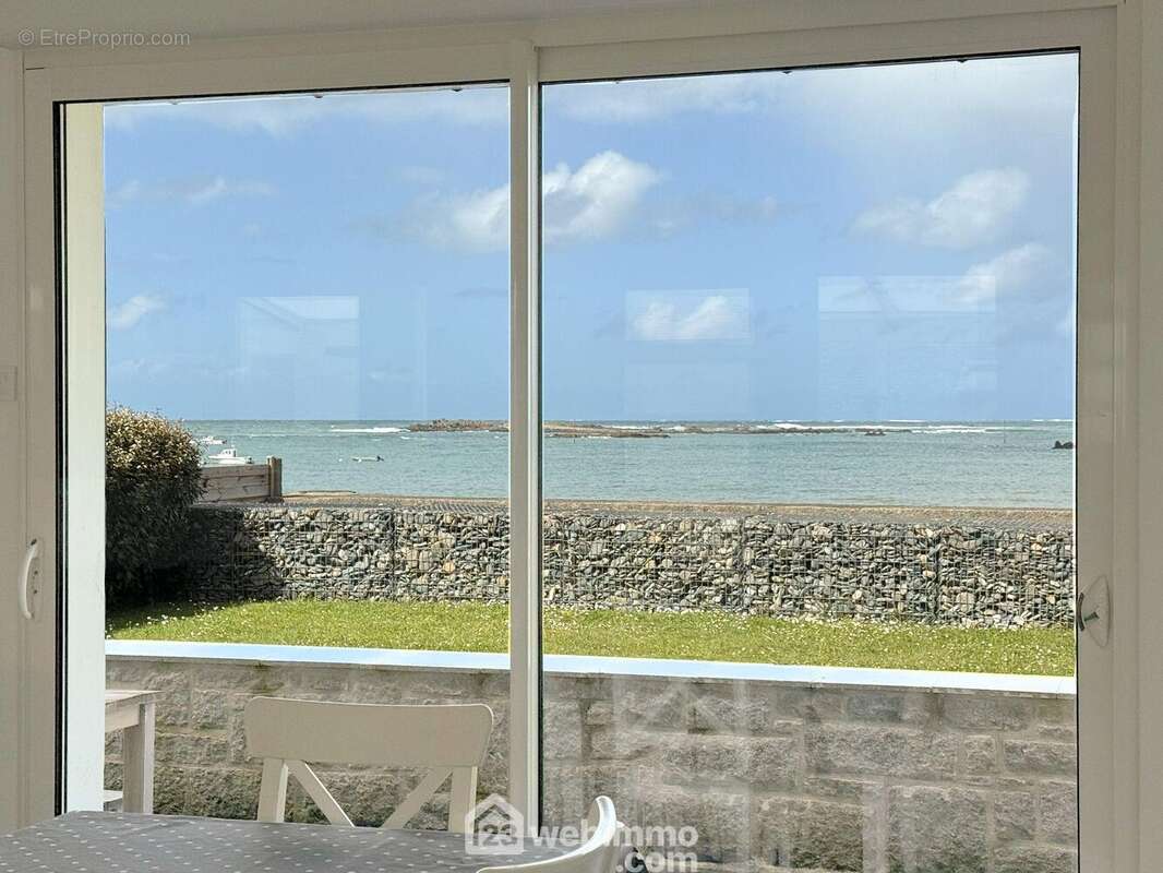 Maison à TREDREZ-LOCQUEMEAU