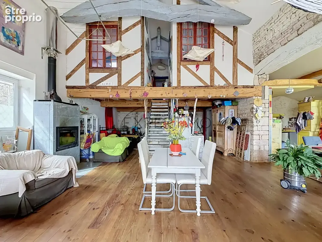 Maison d’artiste atypique de 190 m2   Un lieu unique et plein de caractère - photo 2