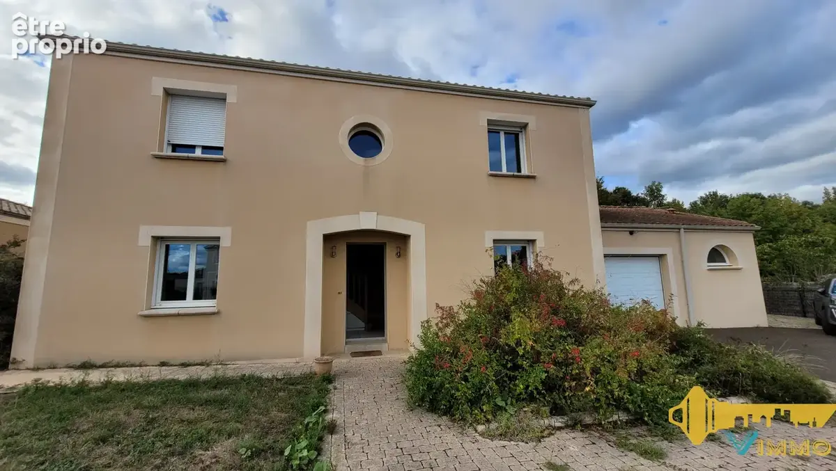 Maison familiale 4ch 1 bureau 1 salle Spa avec 2 garages et jardin - photo 13