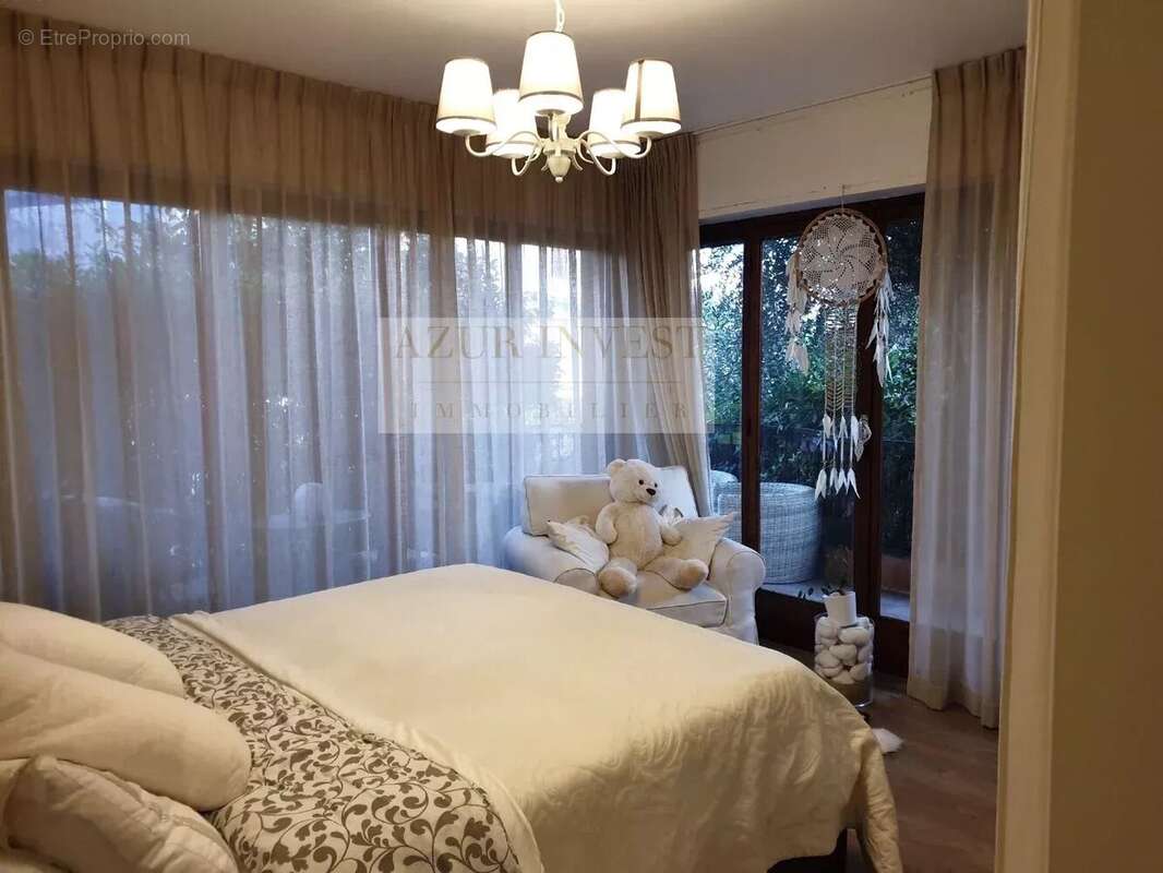 Appartement à ROQUEBRUNE-CAP-MARTIN