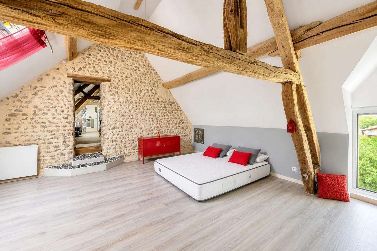 Maison à MONTLANDON