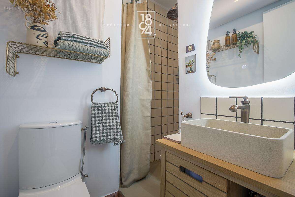 Appartement à MARSEILLE-6E
