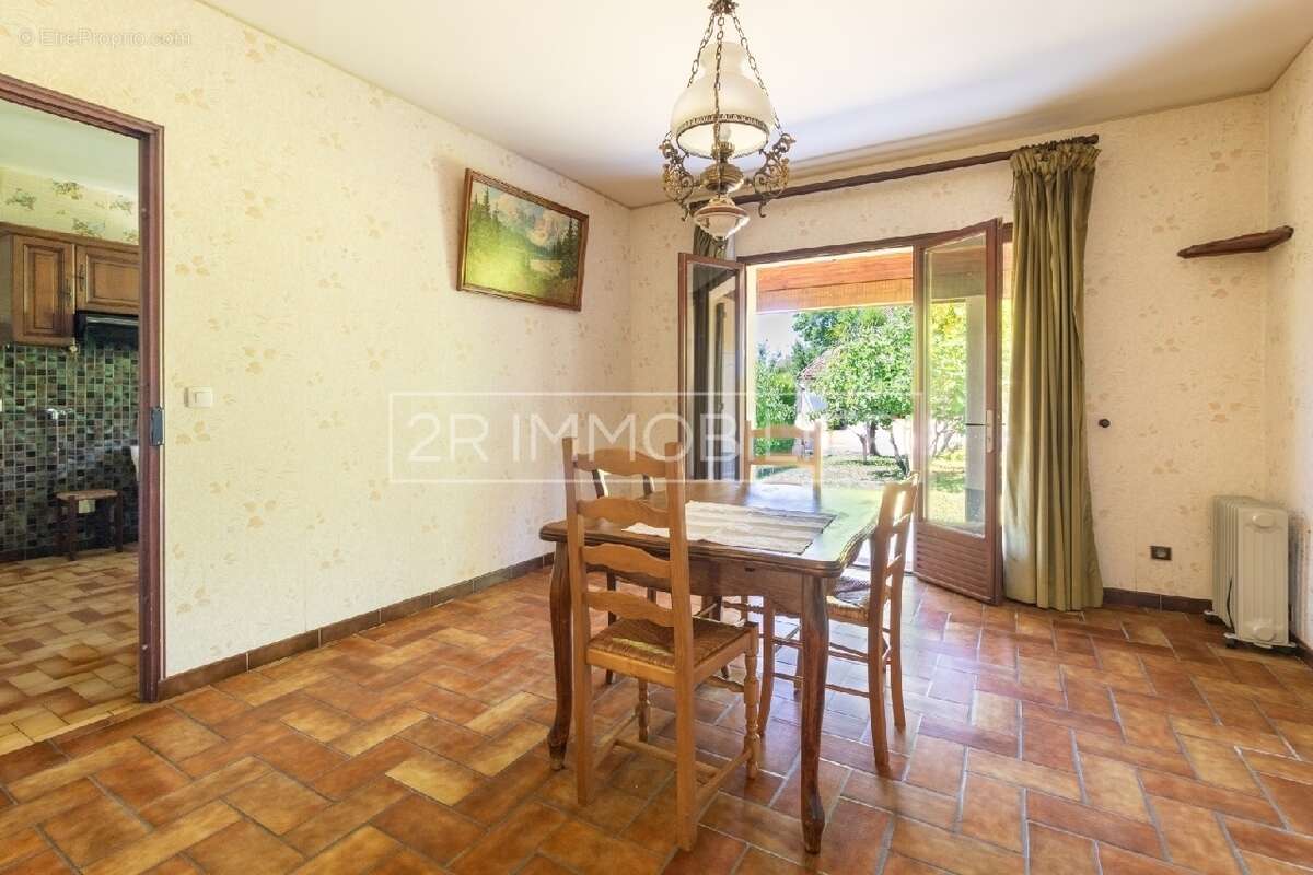 Maison à CONCHES-SUR-GONDOIRE