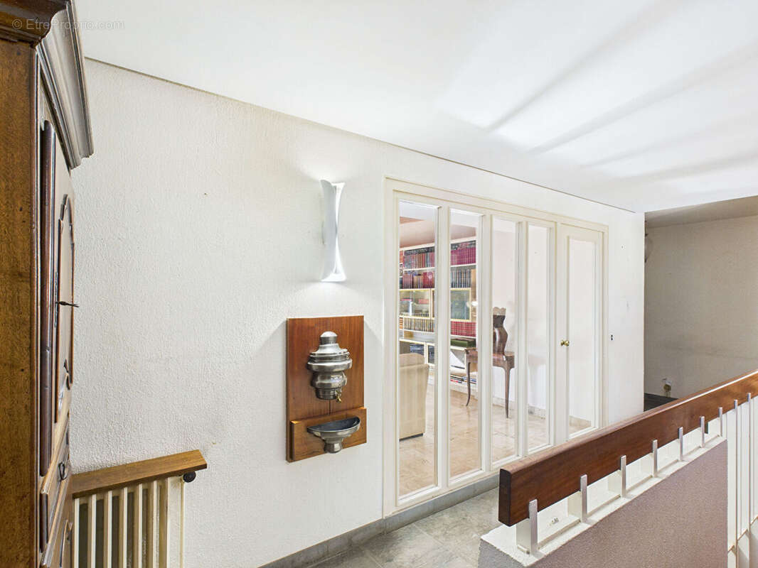 Maison d'architecte 300m²  sur  parcelle 27000m² montelimar 26200 - photo 4