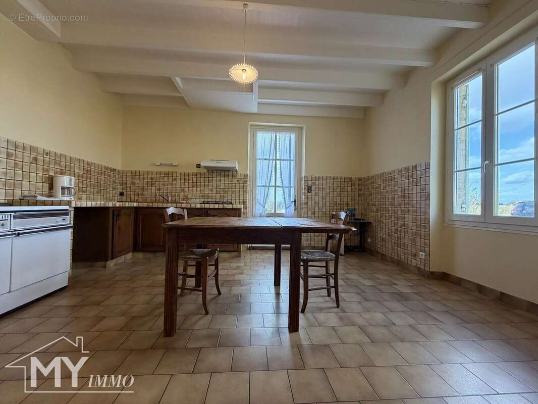 Maison à PINEUILH