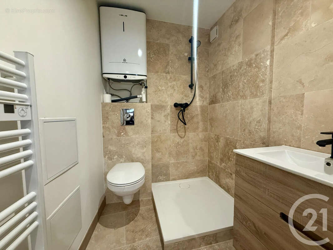 Autre à FONTAINEBLEAU