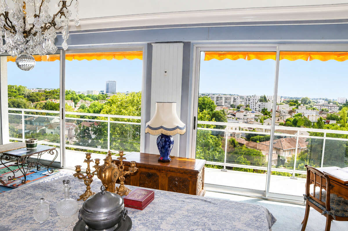 EXCLUSIF - CAUDERAN - PARC BORDELAIS - T5 (144m2) avec Grand balcon - Cave et Parking - photo 4