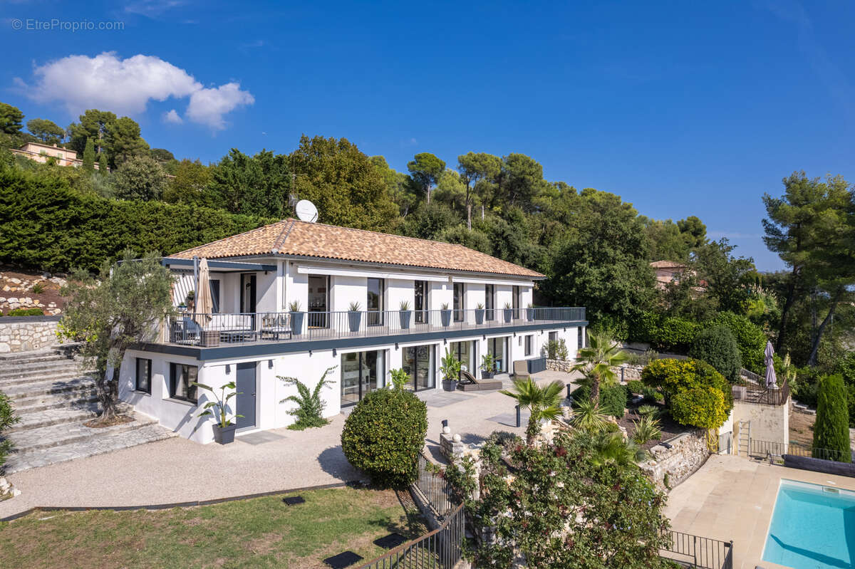 Maison à TOURRETTES-SUR-LOUP