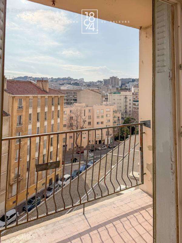 Appartement à MARSEILLE-6E