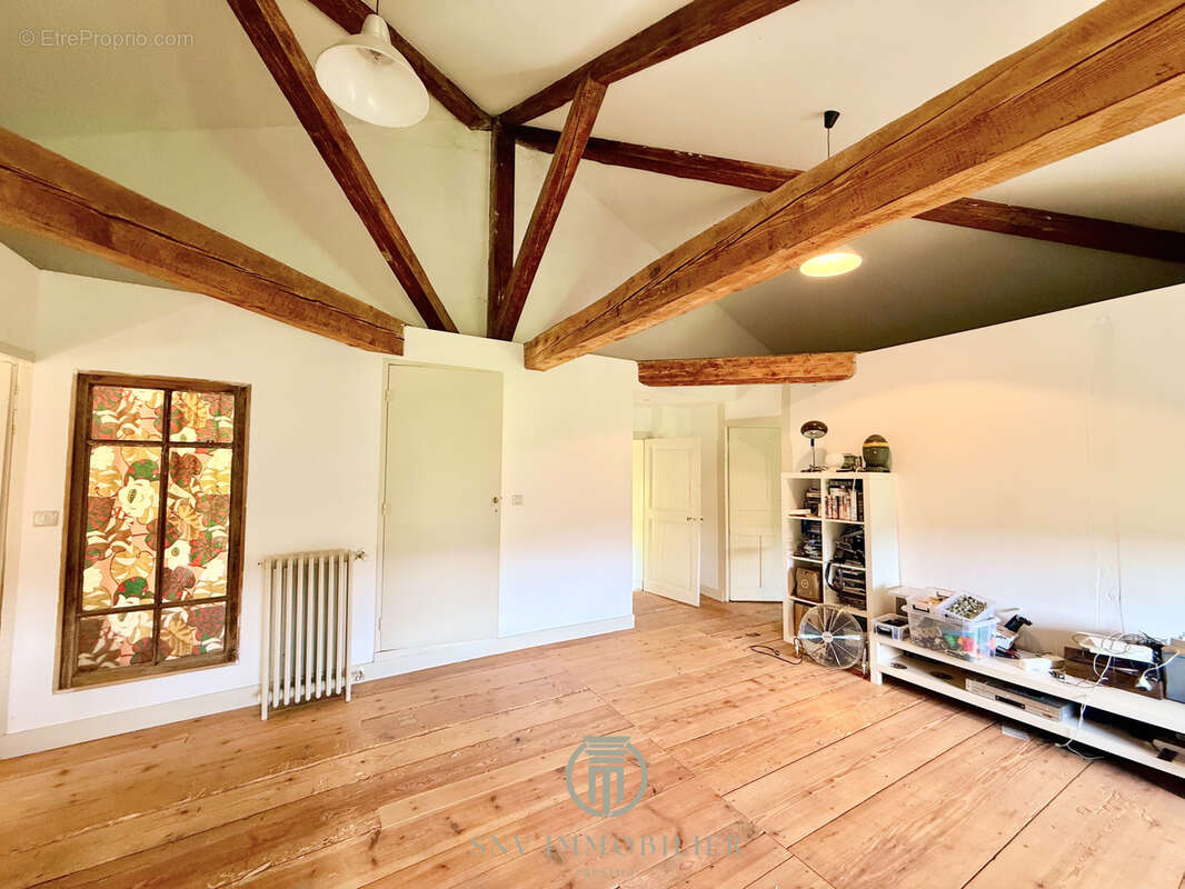 Maison de maître avec vue rénovée avec nombreuses dépendances, jardin - photo 10