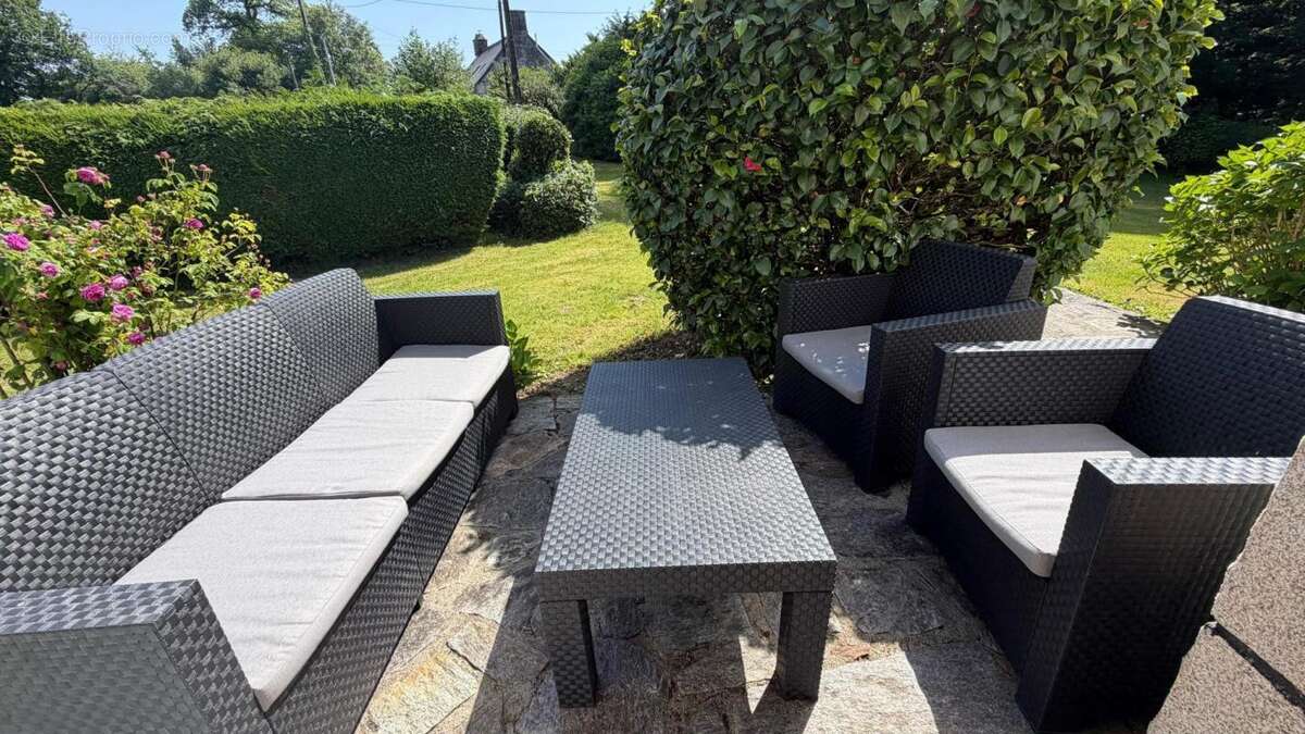 Maison traditionnelle Bretonne avec Hangar et Terrain 1Ha - photo 2