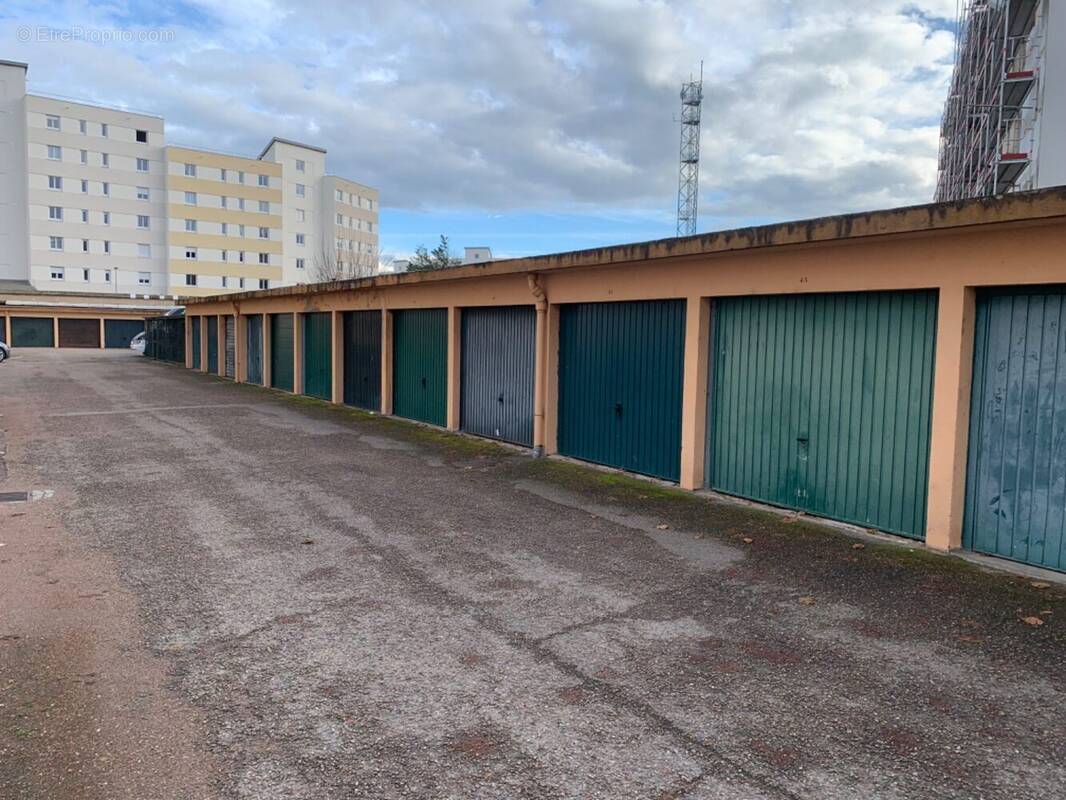 Parking à ROANNE