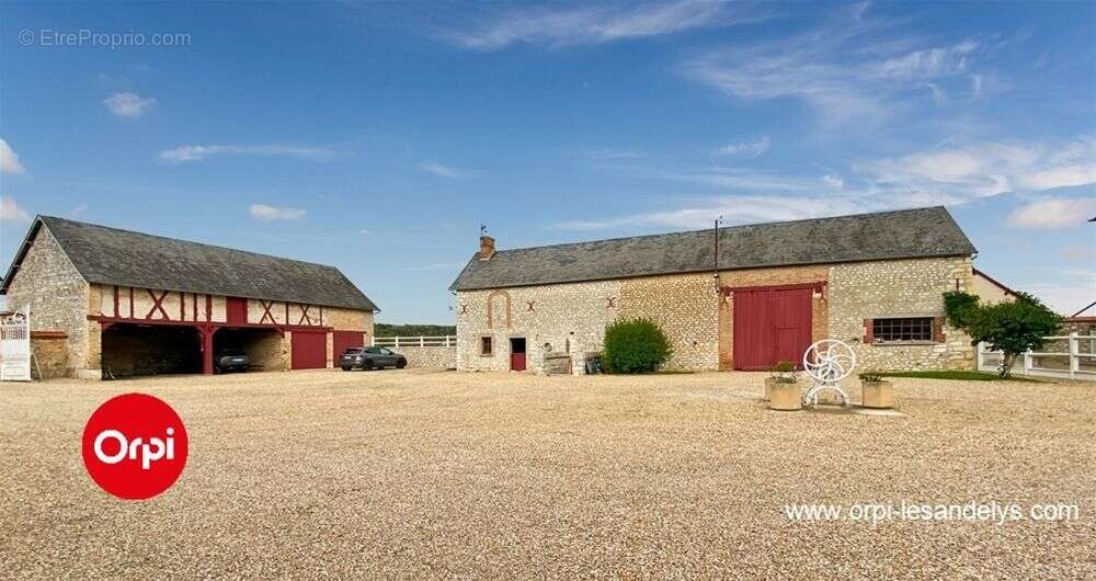 Maison à COURCELLES-SUR-SEINE