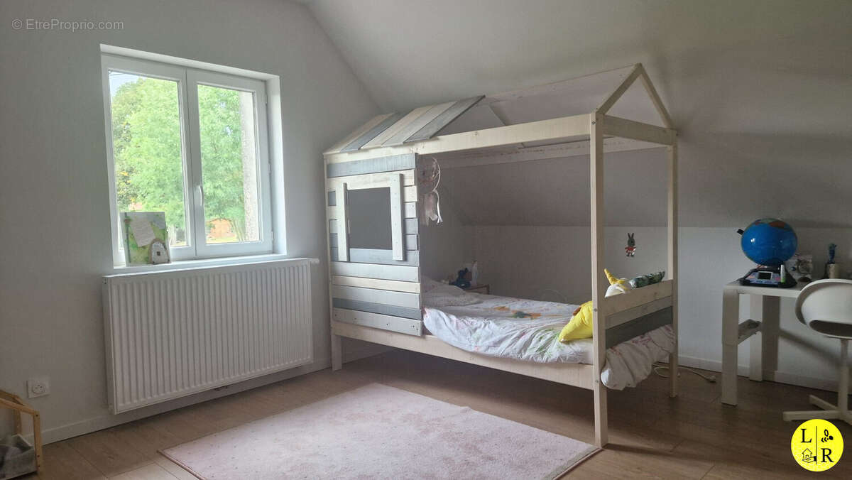 Maison à CROISILLES