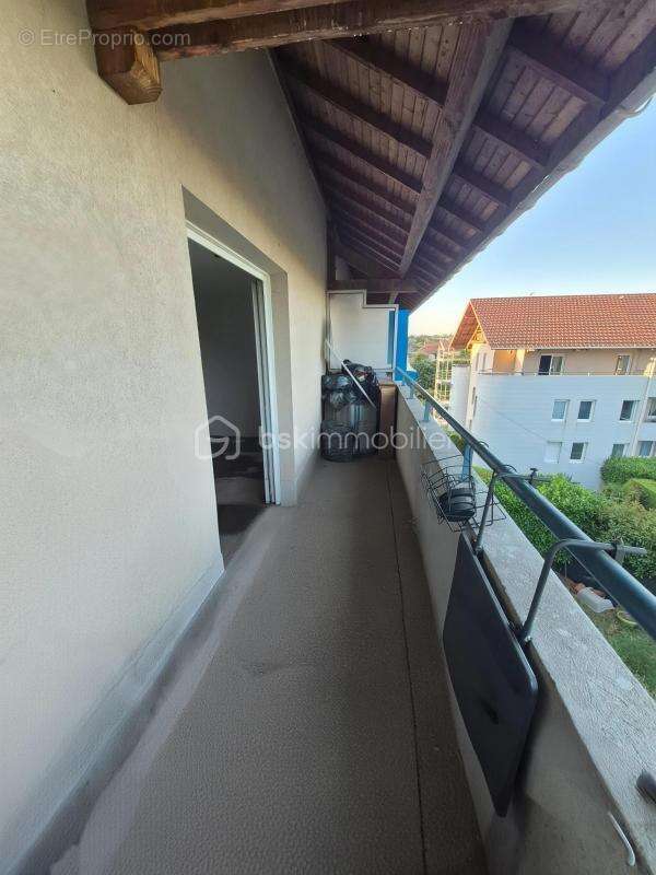 Appartement à SAINT-GENIS-LAVAL