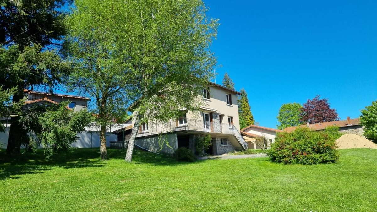 Maison à SAINT-GENEST-MALIFAUX