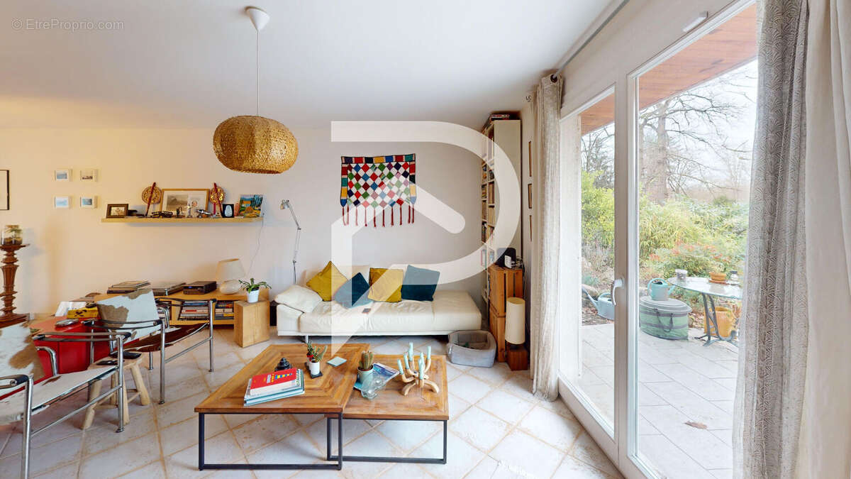 Maison à VERNEUIL-SUR-SEINE