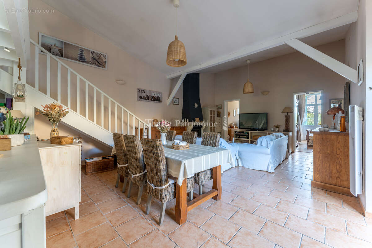 Maison à LESTIAC-SUR-GARONNE