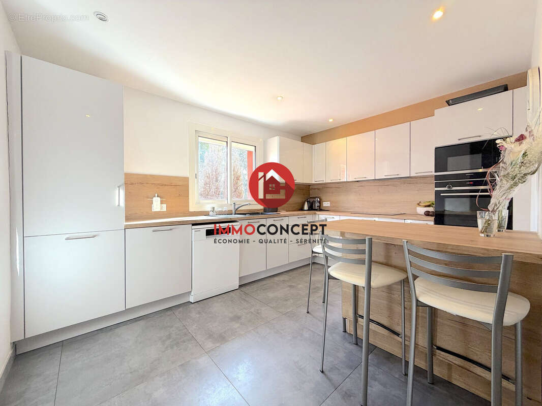 Maison à ROCHEFORT-DU-GARD