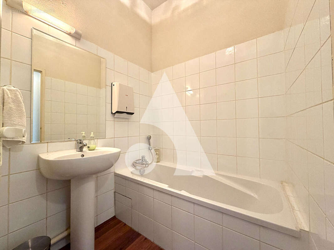 Appartement Aix Les Bains 3 pièce(s) 94 m2 - photo 6