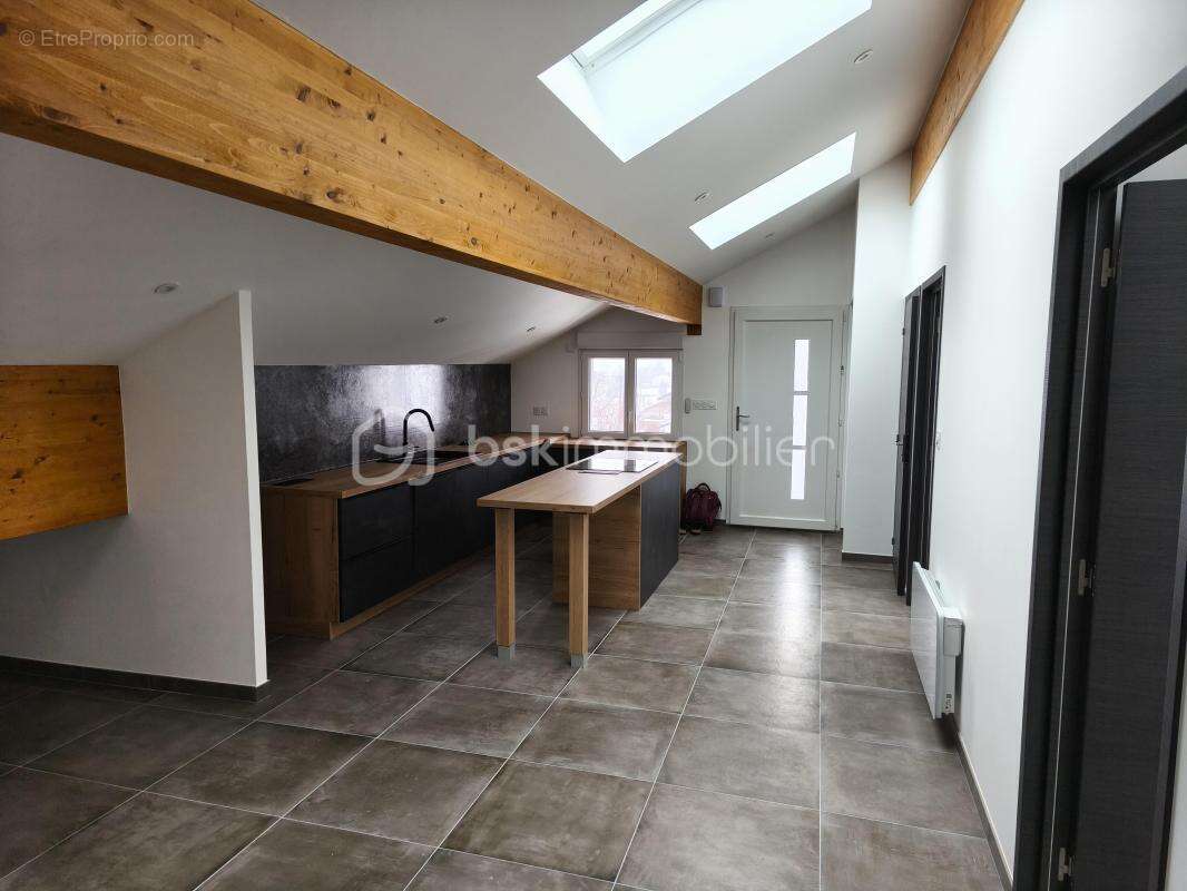 Appartement à BOIS-D'AMONT