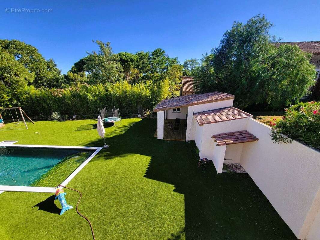Maison 220 m² à Tourbes  - photo 3