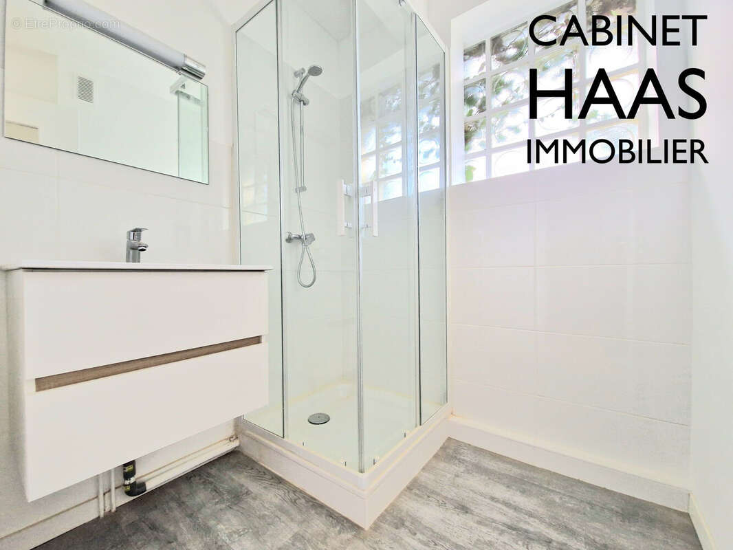 Salle d'eau - Appartement à IVRY-SUR-SEINE