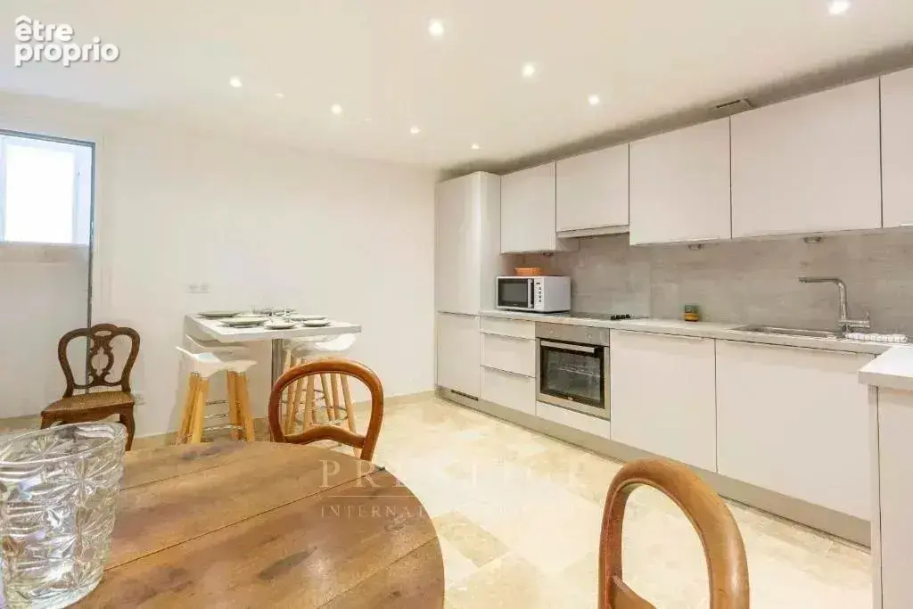 Vieille Antibes, 4 pièces en duplex rénové & meublé - photo 5