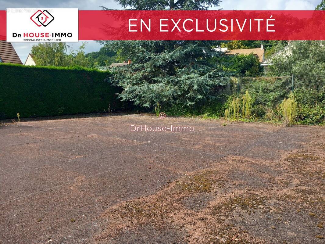 Terrain à VERRIERES-LE-BUISSON
