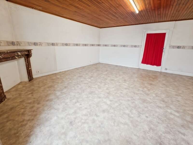 Appartement à MONTMOROT