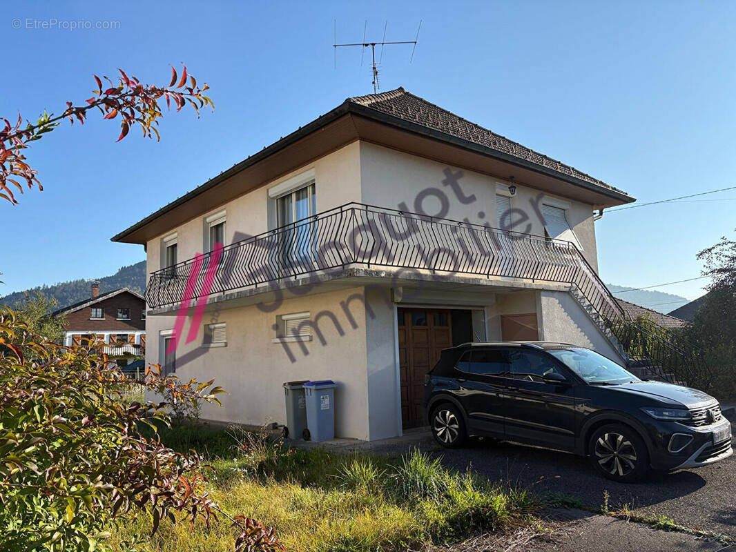 Maison à CHAMPAGNOLE