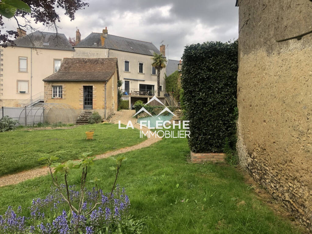 Maison à LA CHAPELLE-D'ALIGNE