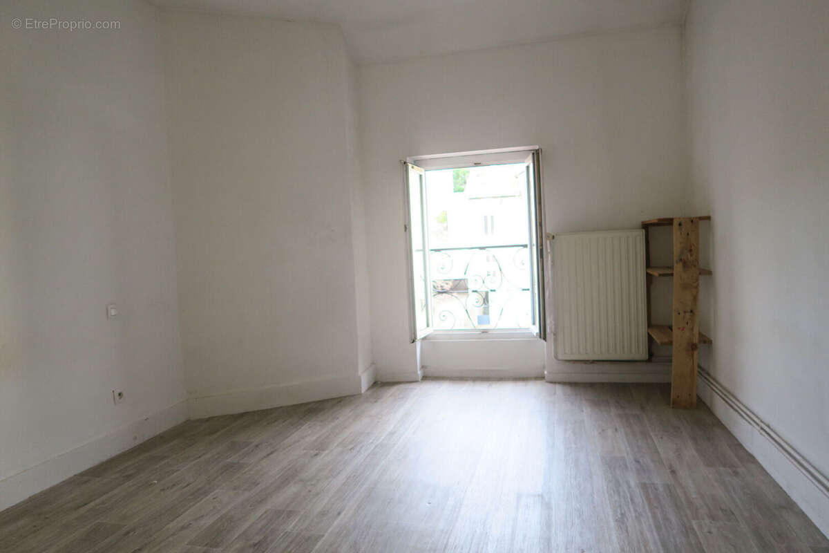 F2 PROCHE CCI - 3 rue de Terrenoire - photo 2
