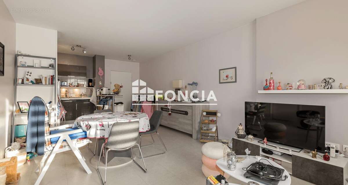 Appartement à MONT-SAINT-AIGNAN