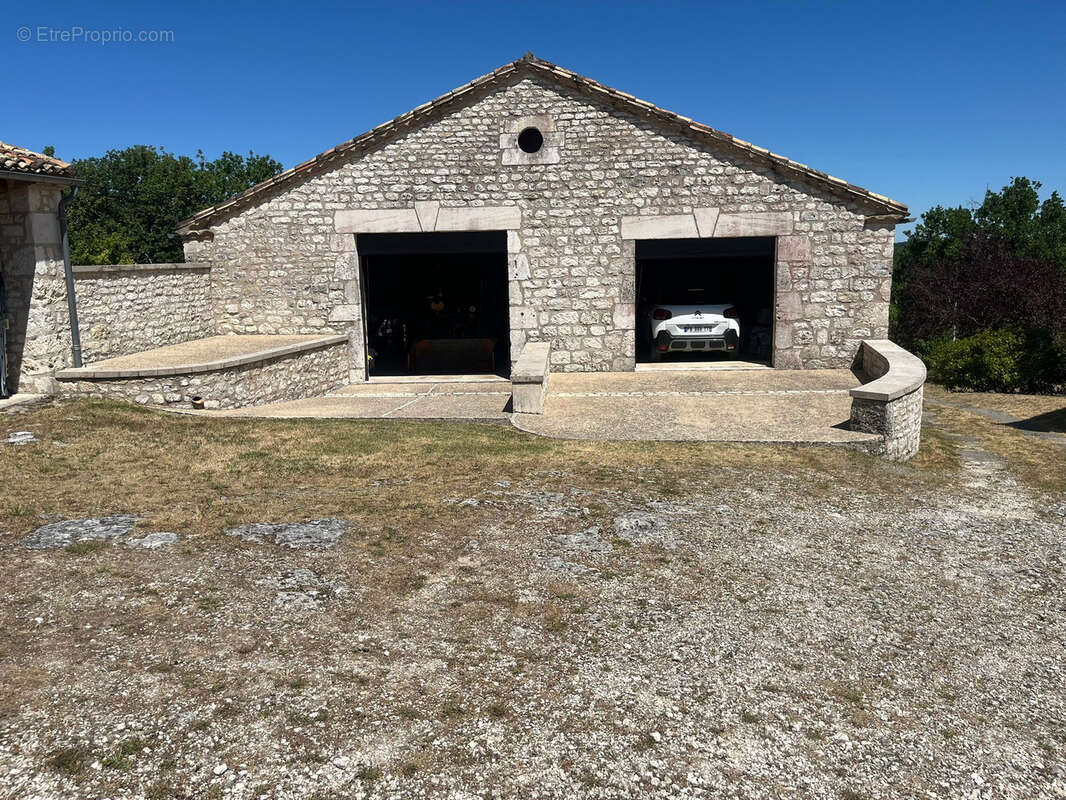 Très belle propriété à vendre dans le sud du Lot sur les hauteurs avec une superbe vue - photo 37