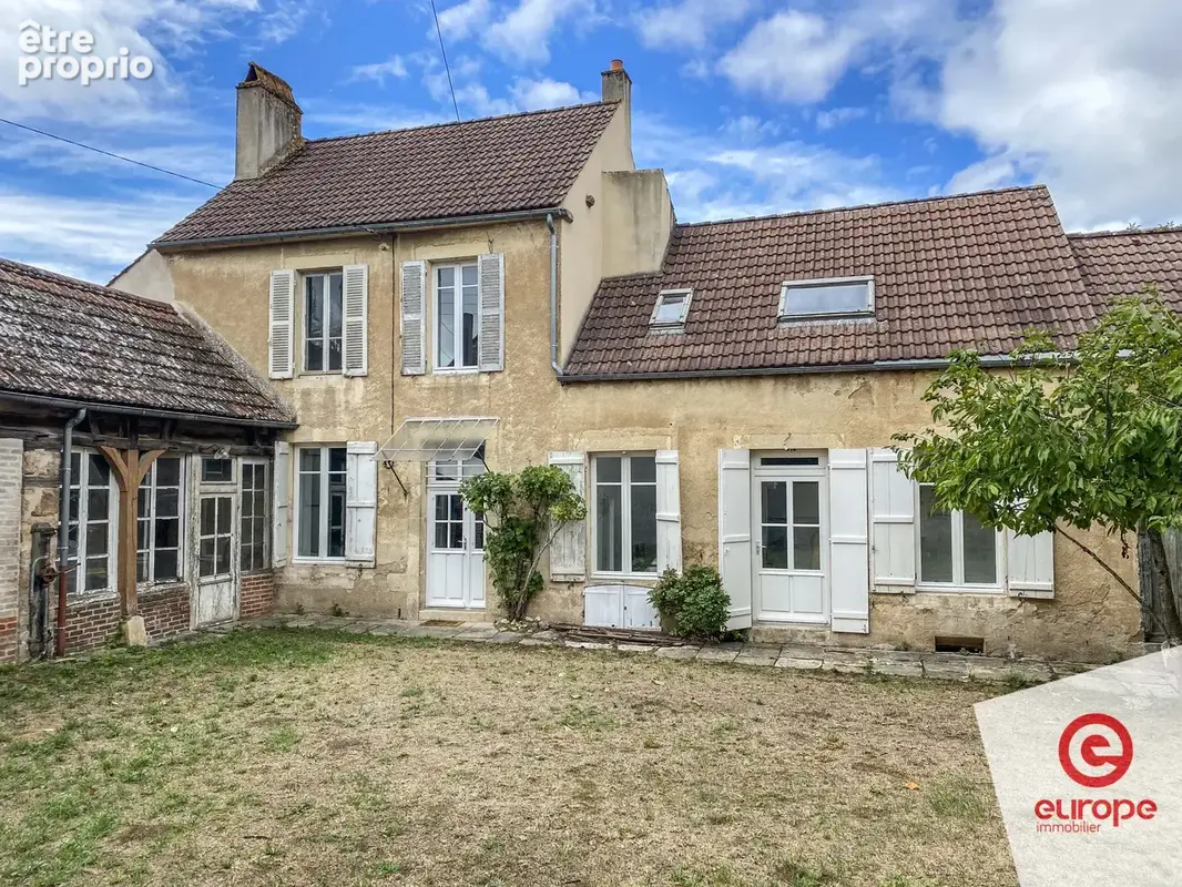 Maison à AVALLON