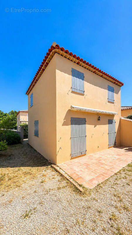 Maison à GREASQUE