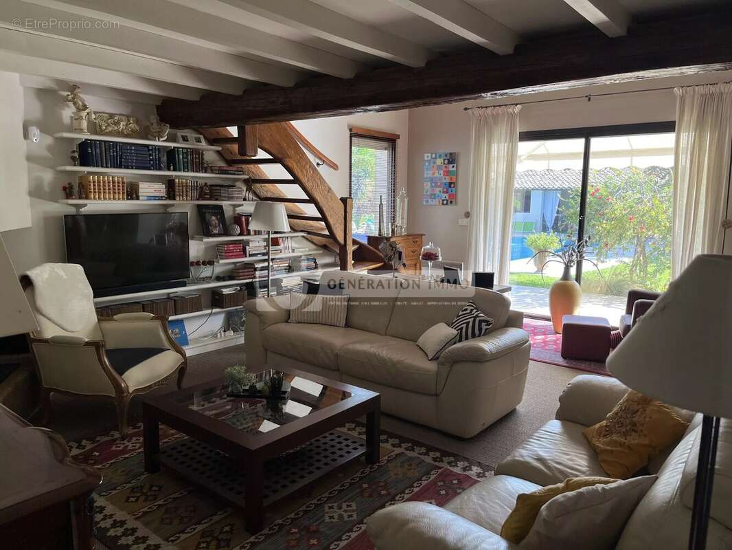 Maison à SAINT-MARTIN-DE-CRAU