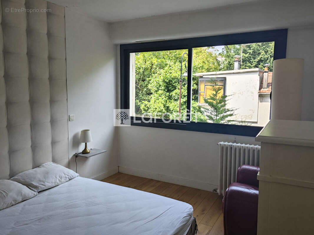 Saint Cloud 2P rénové 38 m², parking possible en sus - photo 3