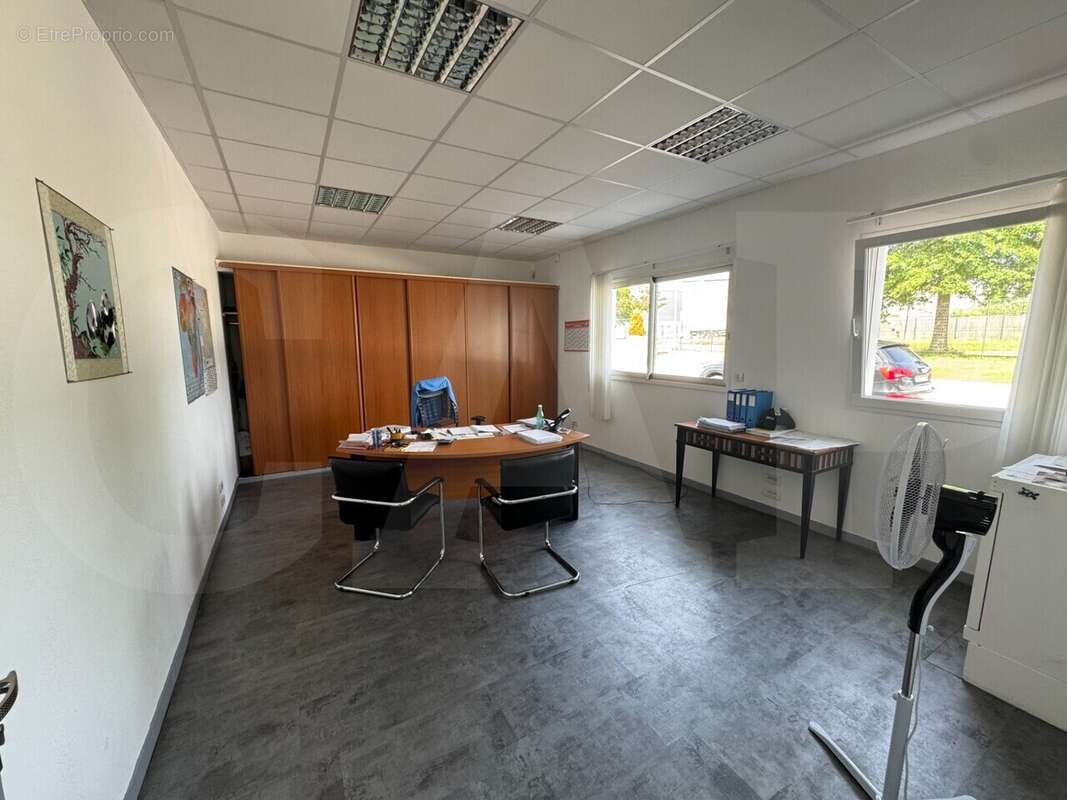 1200 m² à Bourgbarre  - photo 4
